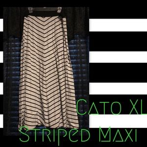 ✨SOLD✨Cato XL black/white striped maxi skirt